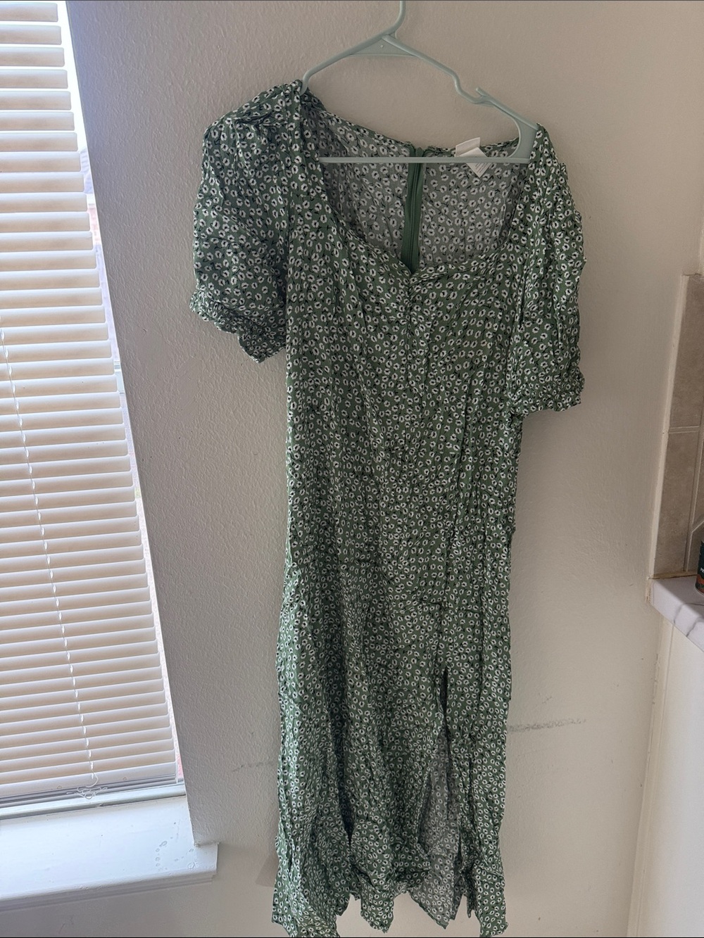 Green Floral Midi Dress - Classic Summer Style